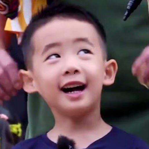 四字弟弟娱乐吃瓜